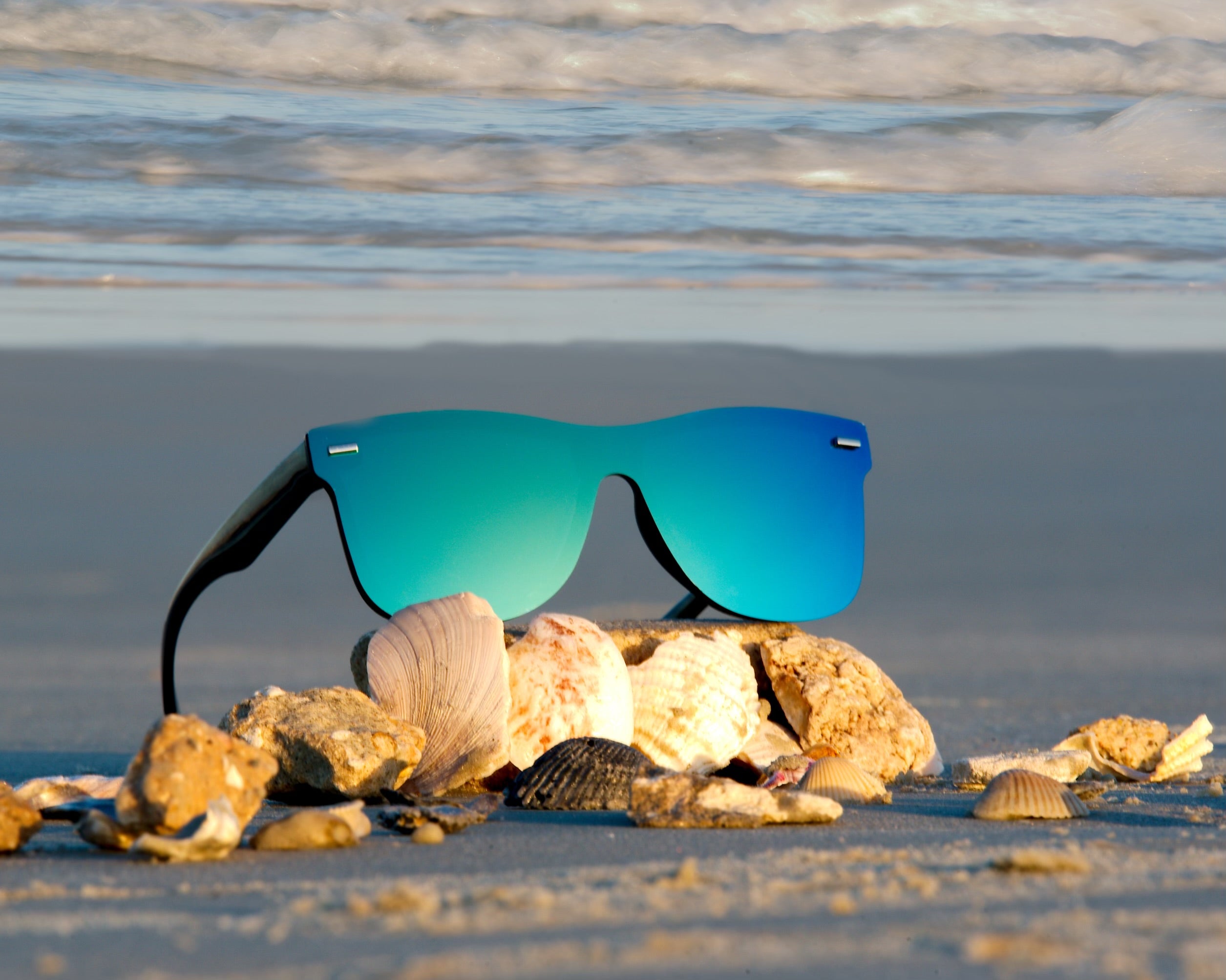 Best polarized sunglasses for sailors: 9 pairs tested on the water